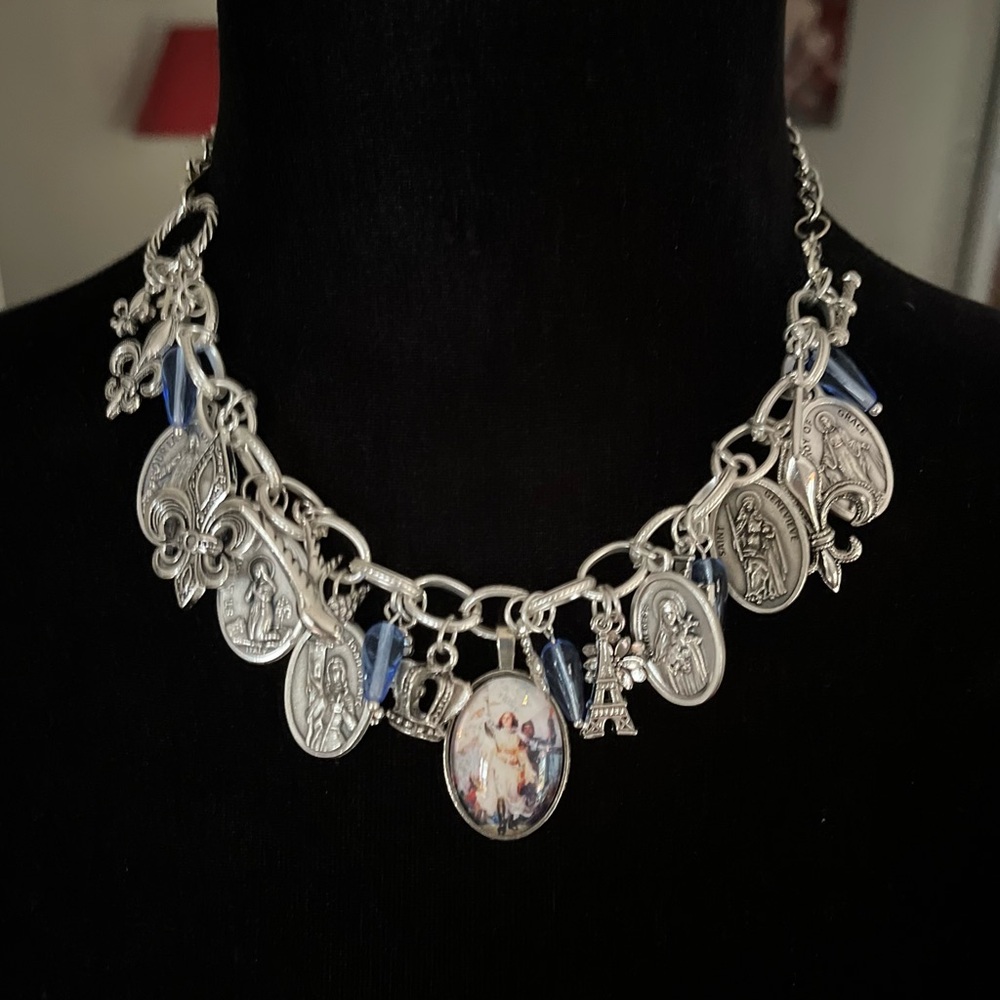 Charm Bracelet Joan of Arc, French Saints, Vintage Czech Glass - Picture 8 of 15